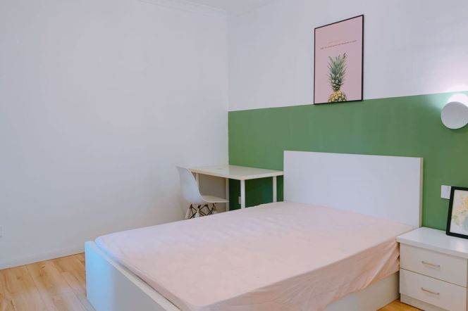 cozy room near People's square,close to TJU/Fudan/ESSCA/SISU,advance booking accepted 
