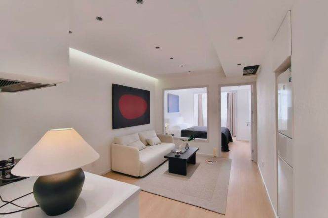 Brand new 1br Nr loushanguan Rd M2/15