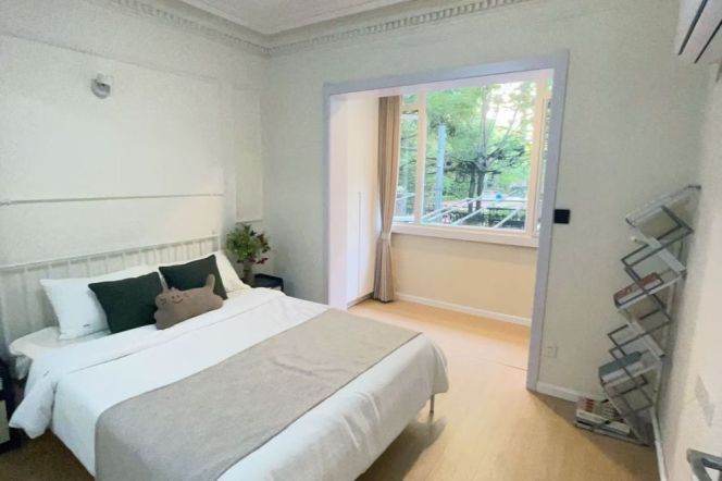 jiangsu rd station one bedroom