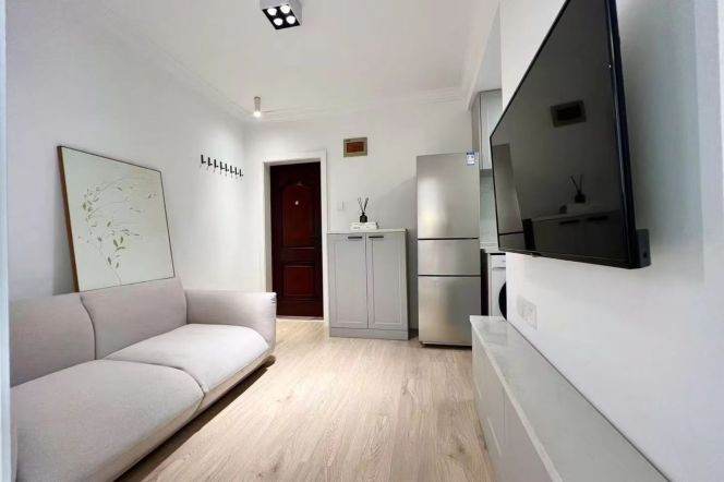 hongqiao rd station one bedroom