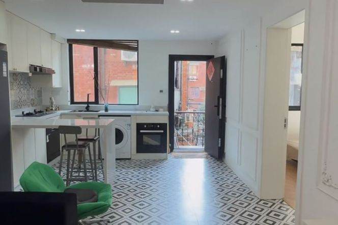 Good lighting 2brs with balcony near South Shaanxi Road/Xintiandi