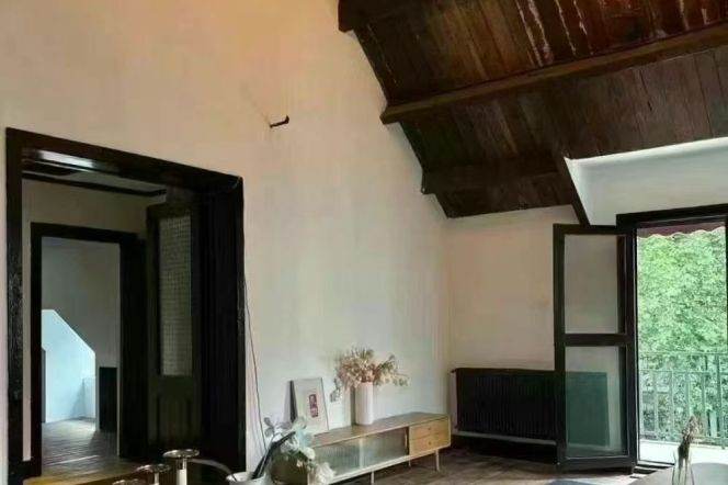 Beautiful green view 2brs with terrace near Hengshan Road