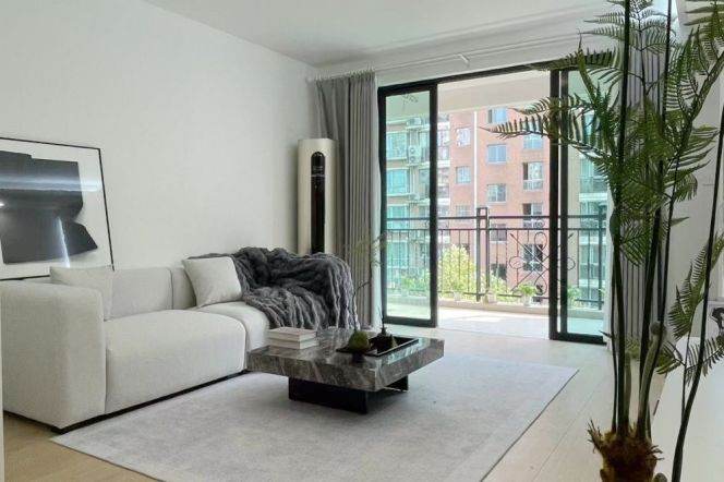 Great Compound+Spacious&Modern&Bright 2Bdrs 1Bath Apt+L14 Wu Ding Rd+Huge Balcony