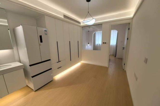 Cozy 1Br,Nr West Nan Jing Rd station,L2,12,13