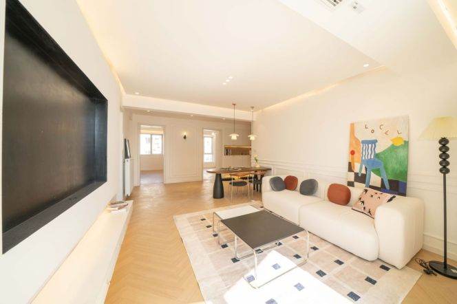 Spacious and bright 3Br/2bt@zhongshan park with ceiling to floor windows 