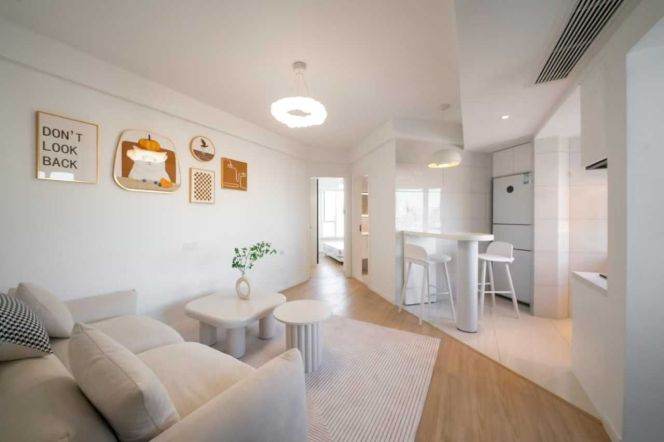 elevator 1BR/big living room@L2/11