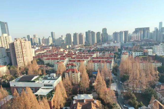 jing;an city- 2beds- modern design- elevator with nice view-line 14 wuding road