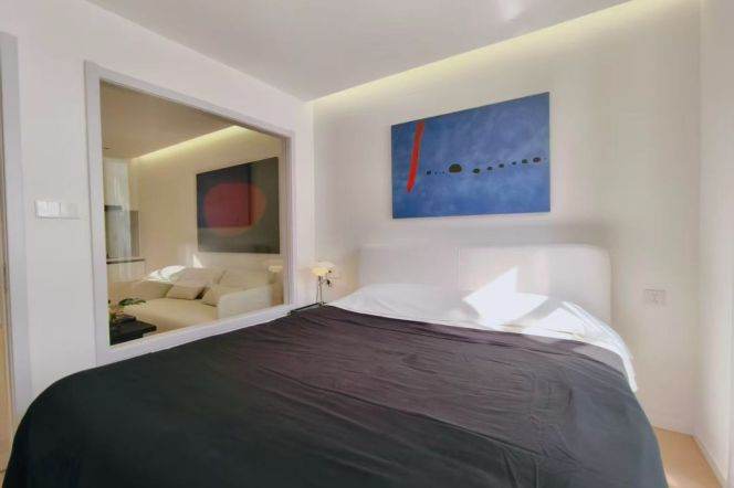 Brand new 1br Nr loushanguan Rd M2/15