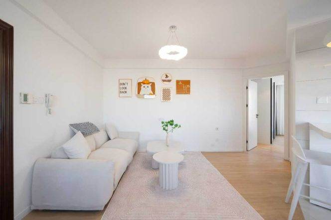 elevator 1BR/big living room@L2/11