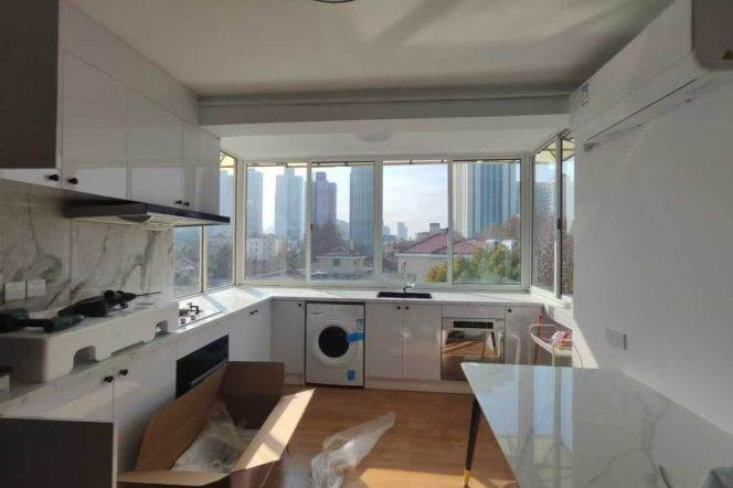 An'ting/West Jianguo rd floor heating 3brs/2lr/2ba apt with balcony; L1/7/9