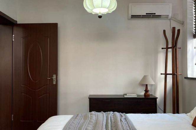 Spacious&Bright&Modern 1Bdr 1Bath Apt+Yu Yuan Rd+L2/11 Jiang Su Rd+Large Terrace+2F Walk Up
