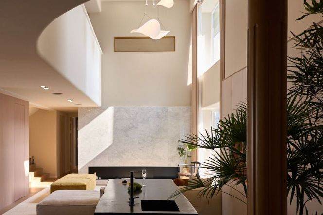 5Bdrs 4Baths /Spacious&Bright /Line2/12/13 West Nanjing Rd /terrace /380sqm/loft