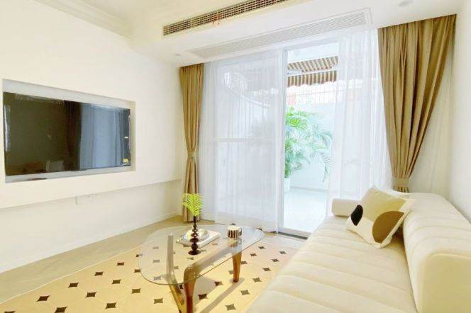 Big terrace one bedroom Apt with oven@L4/10Hongqiao Rd