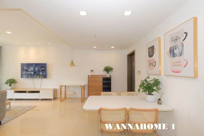 Top Compound/Spacious&Bright 1Bdr 1Bath Apt+ Open Balcony+West Nanjing Rd CBD