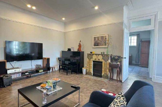  Spacious 1br near Changshu Rd,iapm,Line 1/7/10