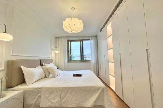 zhongshan park station one bedroom