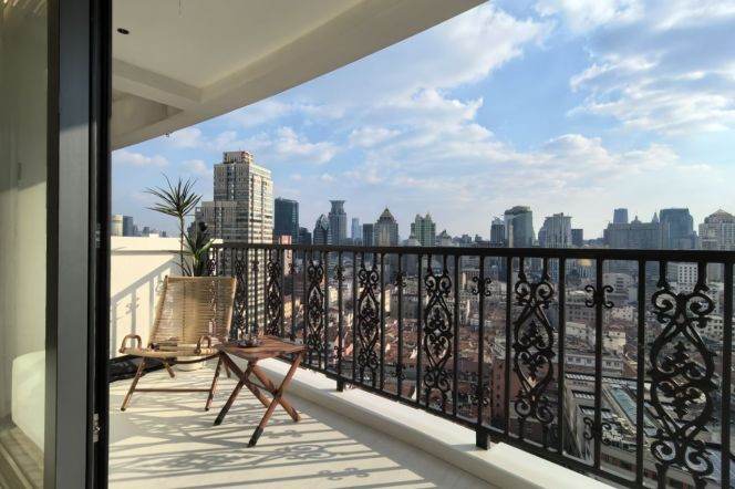 3Bdrs 2Baths /Spacious&Bright /Line10/12 Tiantong Rd/Elevator/Open Balcony/Parking