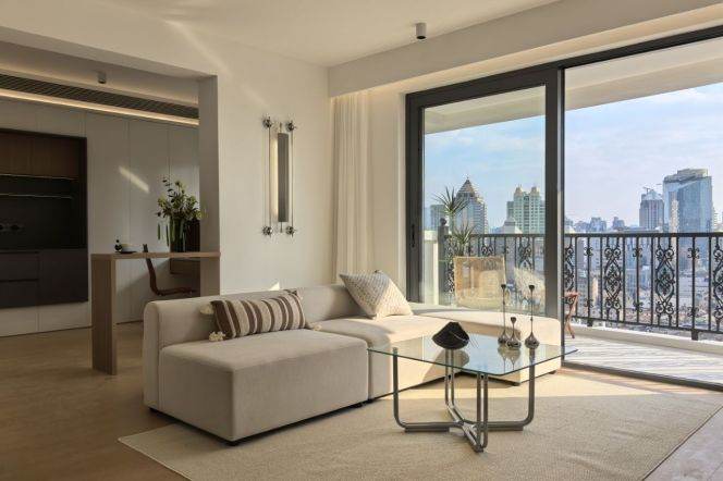 3Bdrs 2Baths /Spacious&Bright /Line10/12 Tiantong Rd/Elevator/Open Balcony/Parking