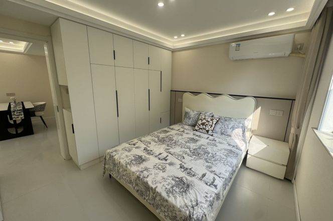 beixingjing rd Brand new 2BR/big living room@L2
