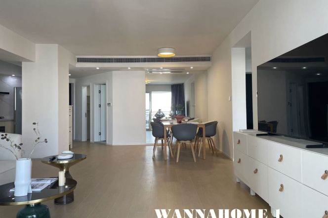 Spacious&Modern 3Bdrs 2Baths Apt+Hua Shan Rd+Top Compound+Large Open Balcony+Awesome View