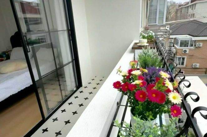 Hunan/Xing'guo rd floor heating 2br/2lr/2ba apt wt balcony; L10/11