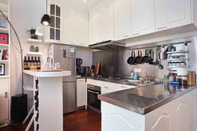 Nice yard 1Br/1Lr/1Bt apt nr Jingan temple,M2/7/11/14