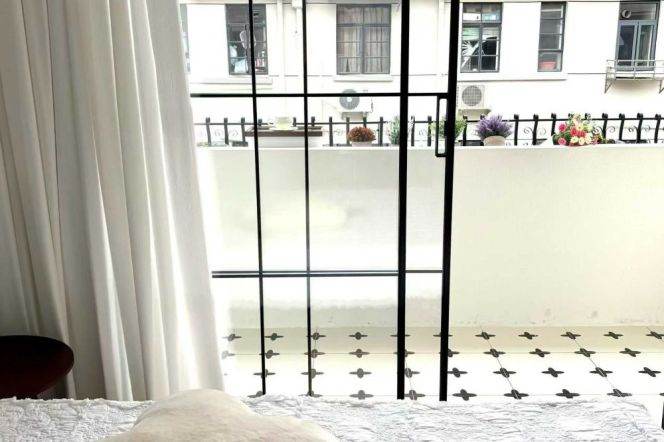 Hunan/Xing'guo rd floor heating 2br/2lr/2ba apt wt balcony; L10/11