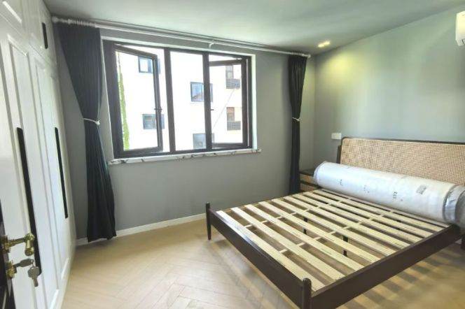 2 beds with Floor heating/Oven near iapm,Line 1/10/12 South Shanxi Road St.