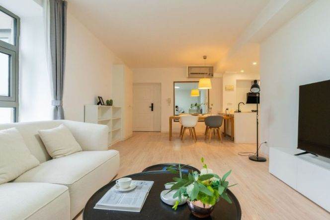 2Bdrs 2Baths /Spacious&Bright /Line1/10/12 South Shaanxi Rd/Elevator/IAPM