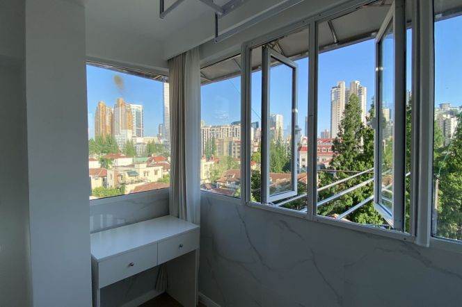 Bright & Cozy 1Br | Next to L2/11 Jiangsu Rd | Great sunshine 6.6K