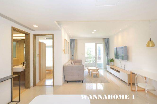 Top Compound/Spacious&Bright 1Bdr 1Bath Apt+ Open Balcony+West Nanjing Rd CBD