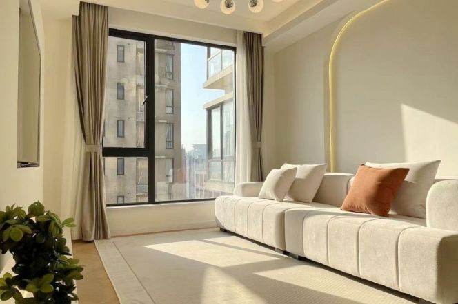 Modern&Spacious&Bright 2Bdrs 1Bath Apt+L7 Chang Ping Rd+Great Compound+Awesome View