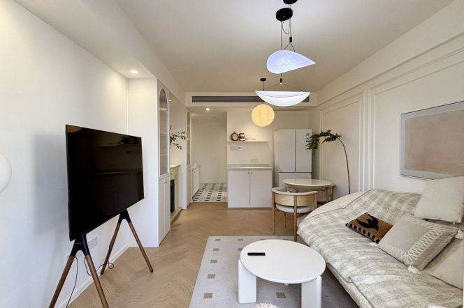  1Bedroom 1bath Apt/Modern&Fabulous&Spacious/L10 Shuicheng Rd/stairs