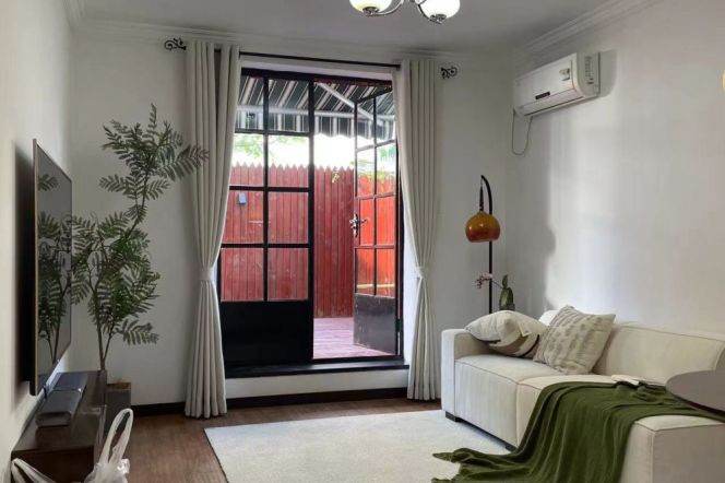 Spacious&Bright&Modern 1Bdr 1Bath Apt+Yu Yuan Rd+L2/11 Jiang Su Rd+Large Terrace+2F Walk Up