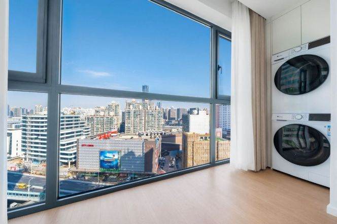 Spacious 3brs&2baths with high rise near Xujiahui