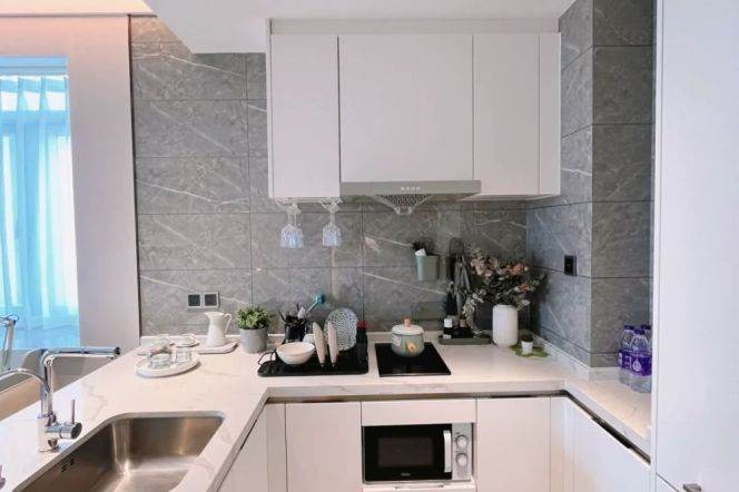 Brand-new luxury 1br serviced apt in Pudong near Lujiazui L14 all incl