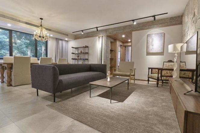  Stylish 2br with Heating/Balcony near Line 1/10/12 South Shanxi Road St.