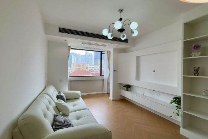loushanguan rd elevator 1BR/big living room@L2/15