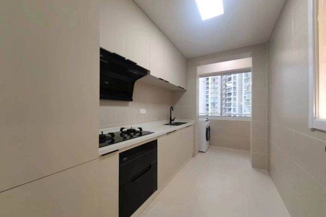 modern 3brs open balcony modern furniture in Lujiazui Huang pu river only 21K