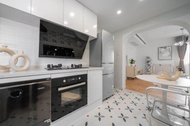 Modren 2brs with wall raditor in Xujiahui 