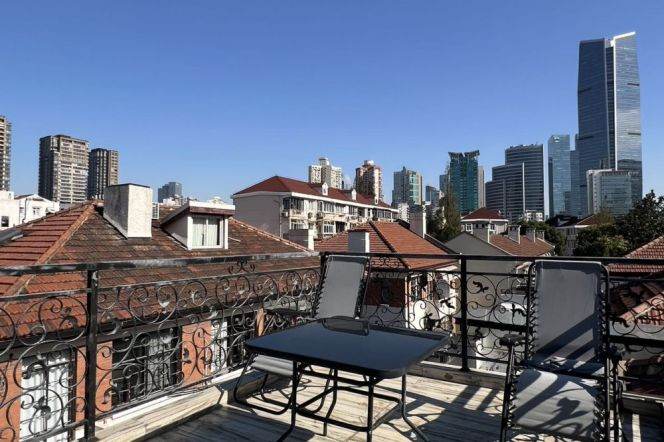 Great Value-3beds 3baths -terrace-balcony- central ac-bright- spacious @ Jing’an 