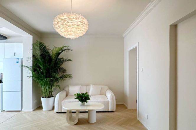 Nice yard 2Brs/1Lr/1Bt apt nr changshu rd,M1/7/10/12