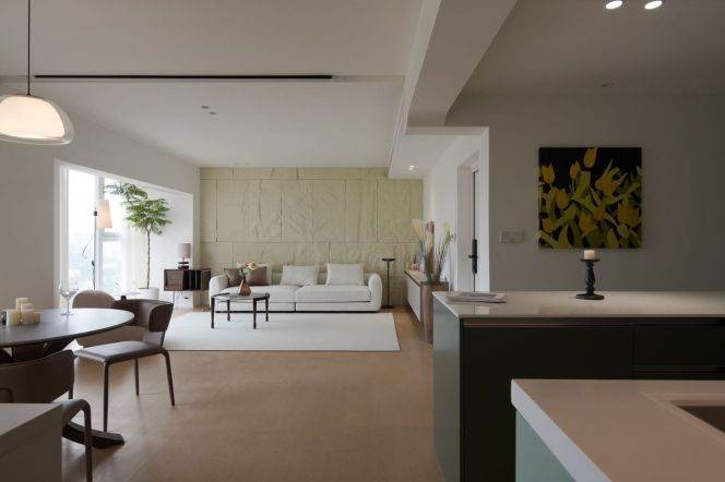 Exquisite 3BR 2BA High-Rise w/Nice Views on Huashan Rd 