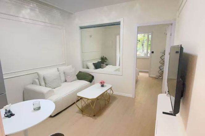 Modern 1/1living & facing south @Jiangsu Rd & Line 2/11