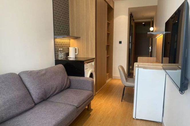 1Studio near line 8 and convenient to Fu'dan,Tong'ji and SUFE can long and short term lease