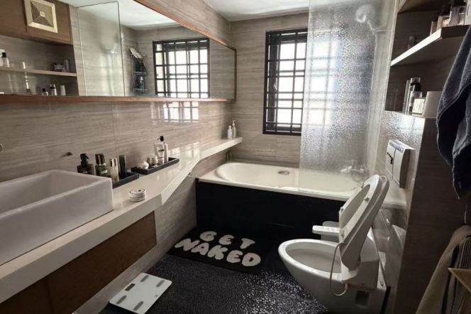 Independent Apt 3 Brs, 2 Baths, 190 sqm with Floor Heating @ West Nanjing Metro L2