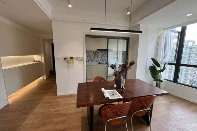 brand new 3brs floor heating modern furniture near Century park line 9 only 22.8K