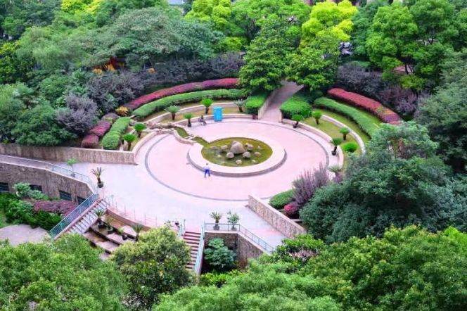 Modren 2brs with balcony and floor heating  Nearby Jing an temple