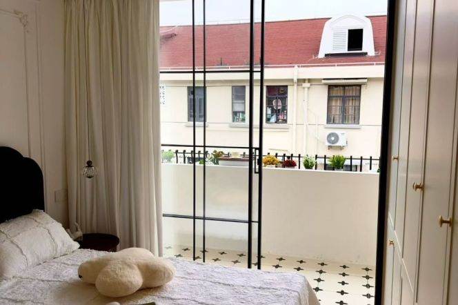 2 Brs, 2 Baths with Open Balcony, Brand-new Dec @ Shanghai Library L10