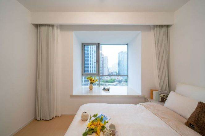 Modren 2brs with balcony and floor heating  beside famous Tianzifang